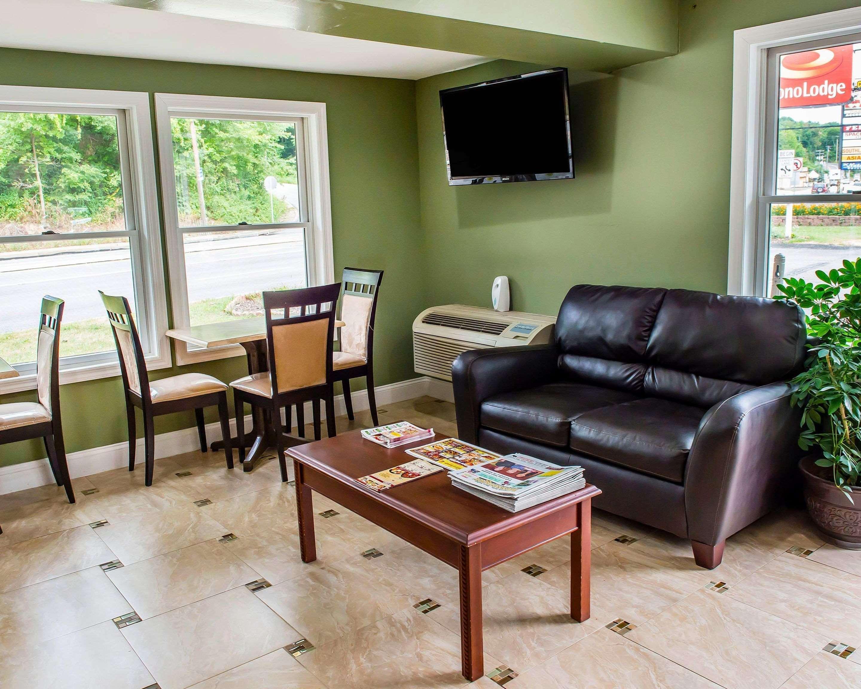 Econo Lodge Jefferson Hills Hwy 51 Clairton Екстер'єр фото