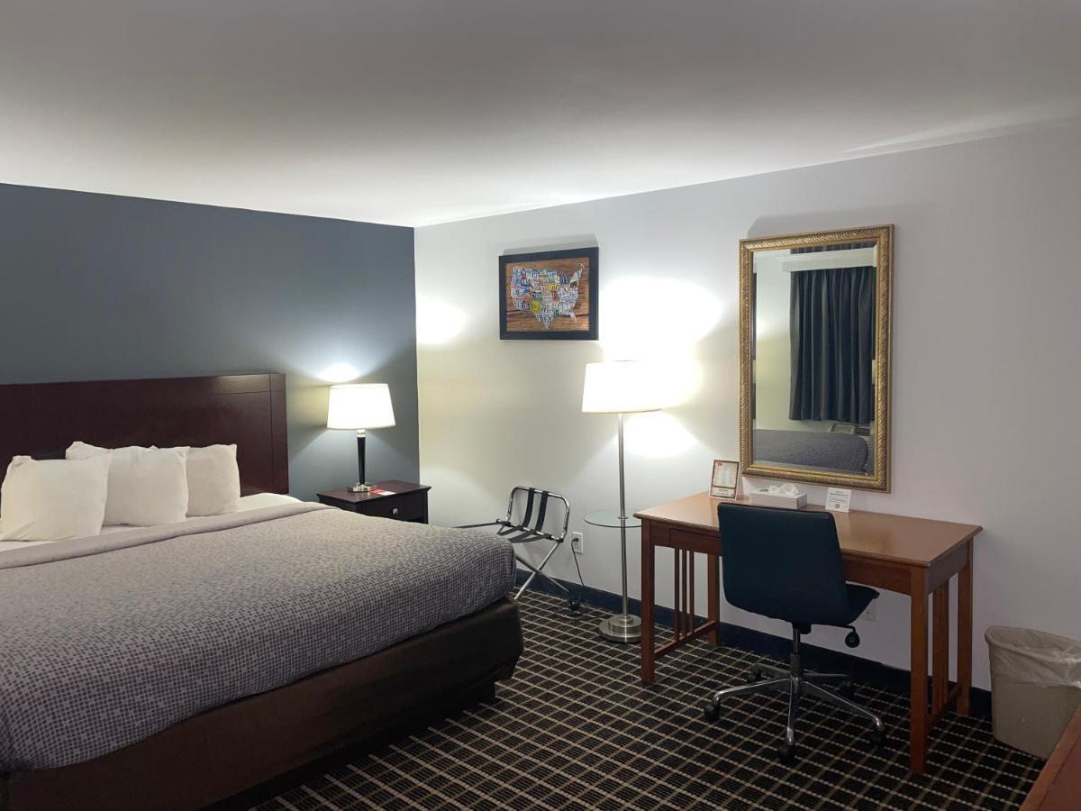 Econo Lodge Jefferson Hills Hwy 51 Clairton Екстер'єр фото