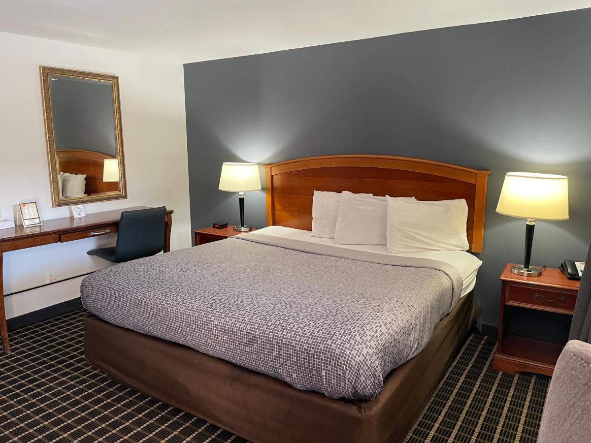Econo Lodge Jefferson Hills Hwy 51 Clairton Екстер'єр фото